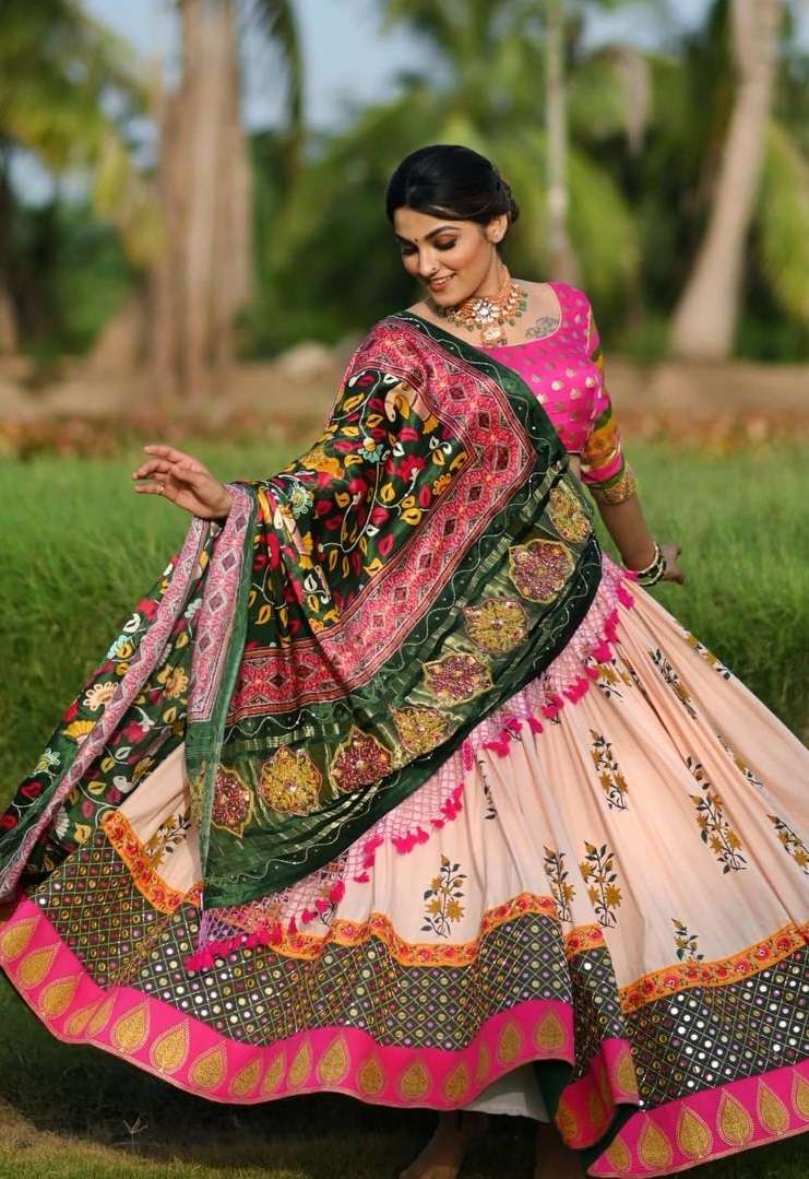 Green Cotton Print And Mirror Handwork Gujarati Garba lehenga Chaniya Choli  Set | eBay