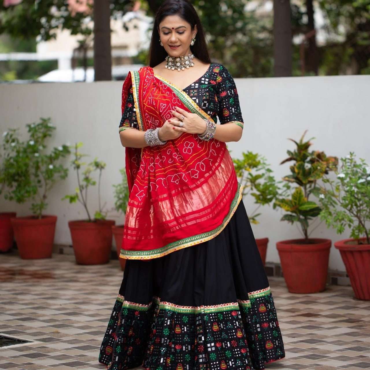 Krishi Heavy Designer Bridal Lehenga Choli Wholesale Price In Surat - The  Ethnic World