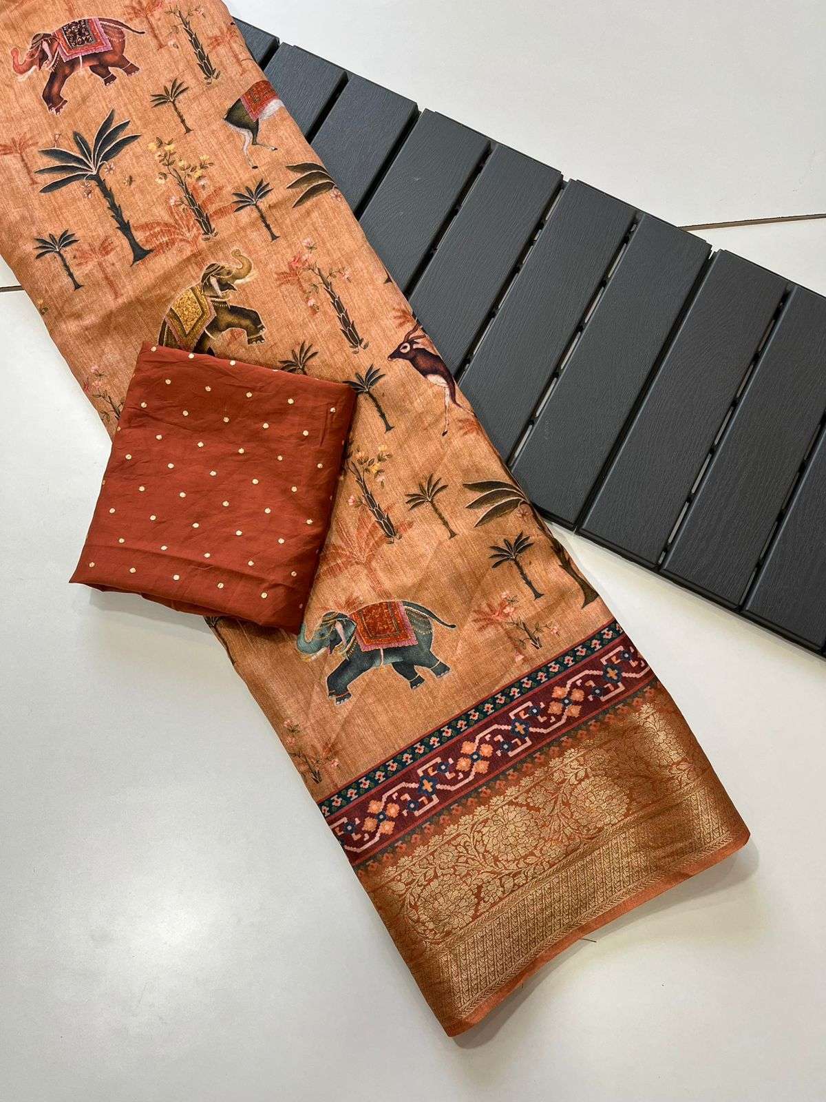 🌸 Fancy & Trendy #Chettinad #Cotton #Sarees with Kalamkari Blouse 🌸60*80  thread count 🌸Saree - 5.5 mtr(without runnin… | Elite fashion, Kalamkari  blouse, Fashion