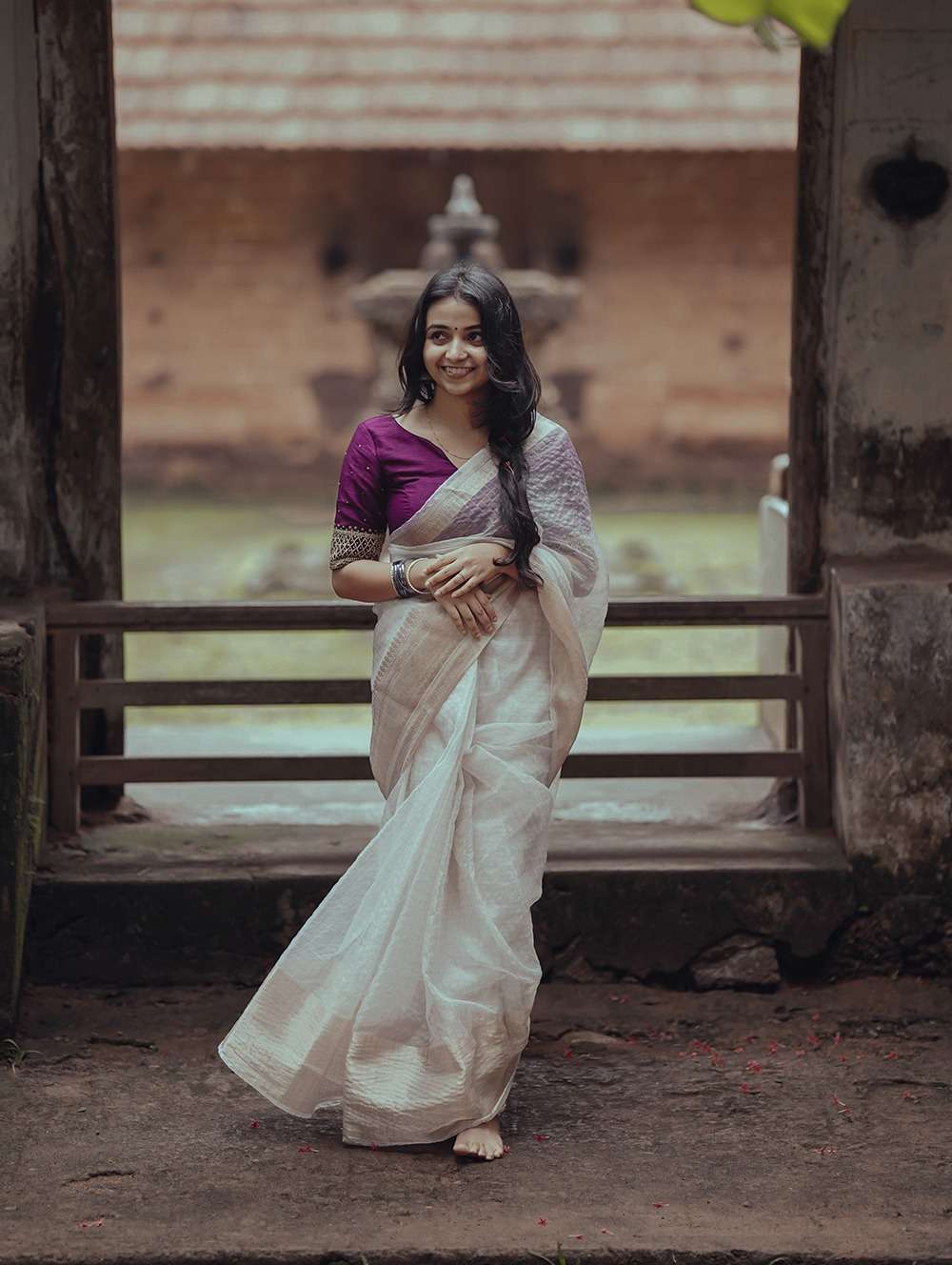 Nakshathra Nagesh Instagram - #weddingseason2023 continues.. This saree was  sent to me as my anniversary gift from @